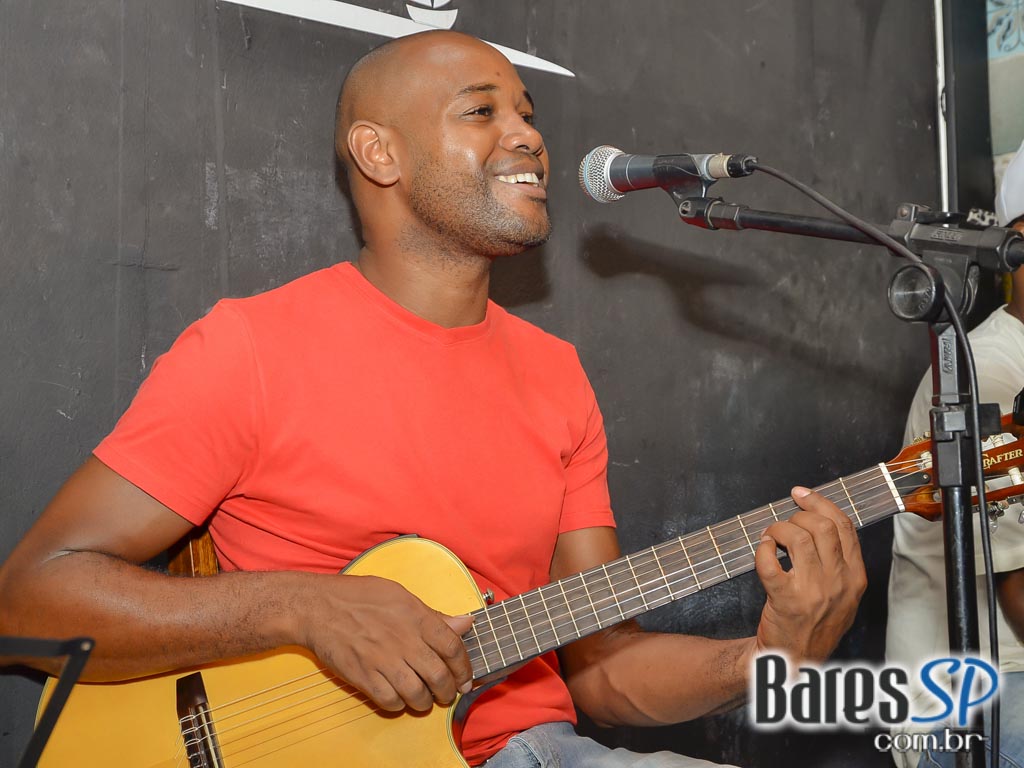 Apresentação de Luiz Fernando & Vadinho Theo no Porto Madalena Apresentação de Luiz Fernando & Vadinho Theo no Porto Madalena