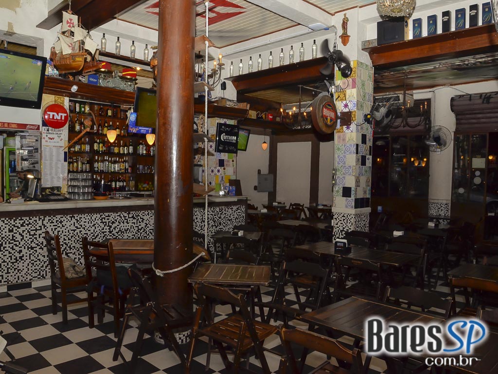 Apresentação de Luiz Fernando & Vadinho Theo no Porto Madalena Apresentação de Luiz Fernando & Vadinho Theo no Porto Madalena