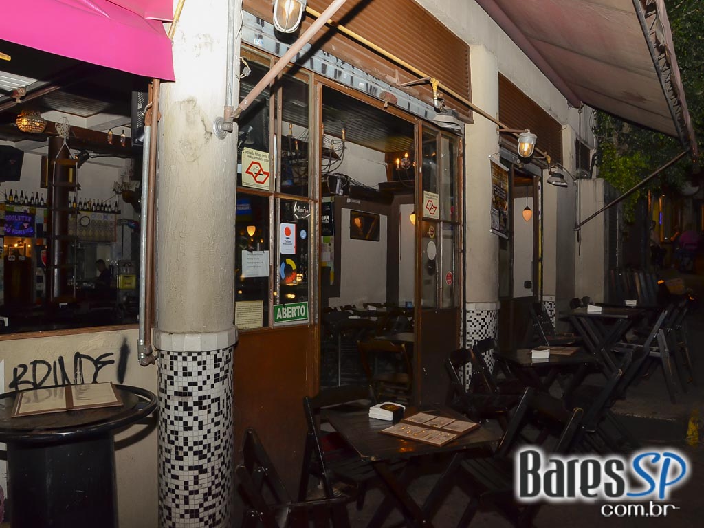 Apresentação de Luiz Fernando & Vadinho Theo no Porto Madalena Apresentação de Luiz Fernando & Vadinho Theo no Porto Madalena