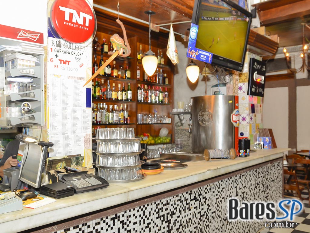 Apresentação de Luiz Fernando & Vadinho Theo no Porto Madalena Apresentação de Luiz Fernando & Vadinho Theo no Porto Madalena