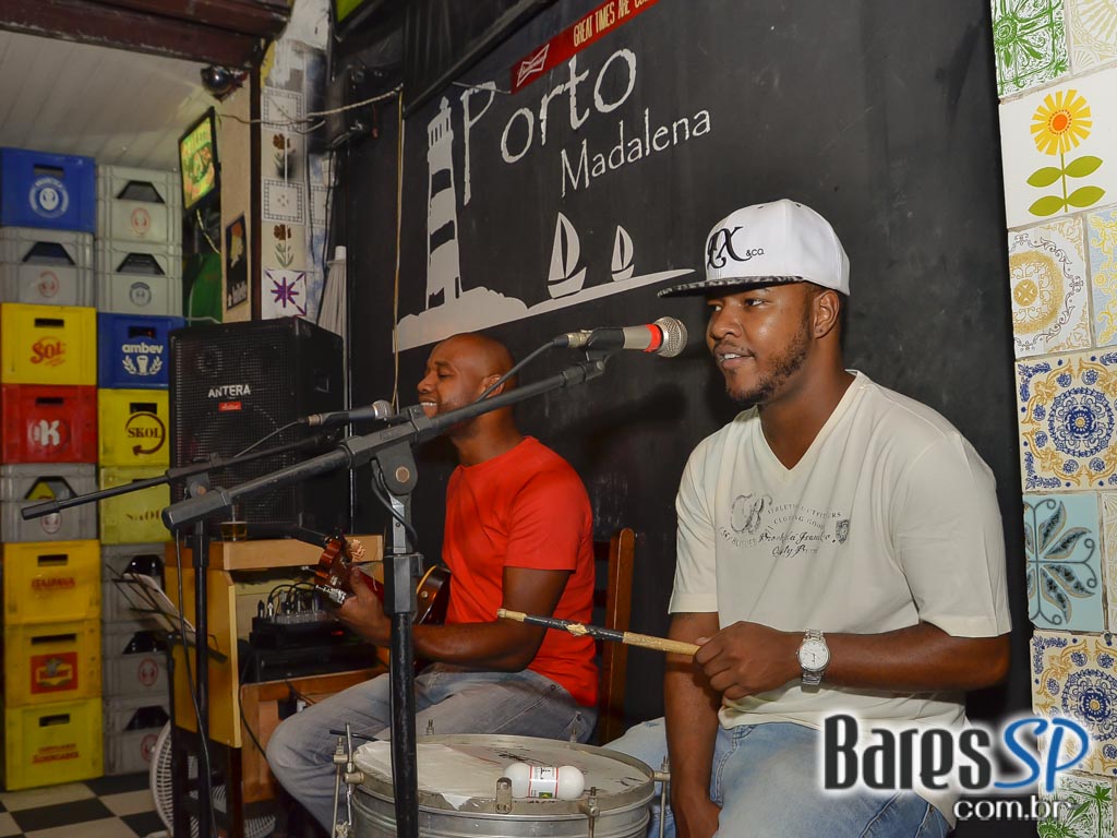 Apresentação de Luiz Fernando & Vadinho Theo no Porto Madalena Apresentação de Luiz Fernando & Vadinho Theo no Porto Madalena