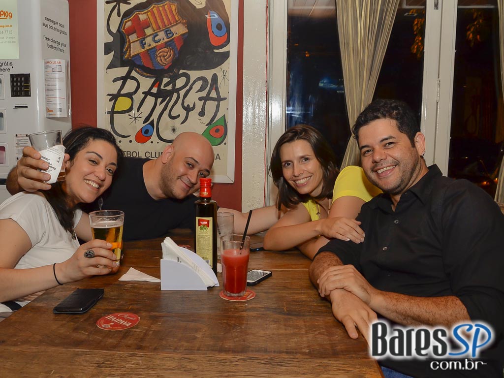 Banda In The Box comandou a noite de quinta do Gràcia Bar Banda In The Box comandou a noite de quinta do Gràcia Bar