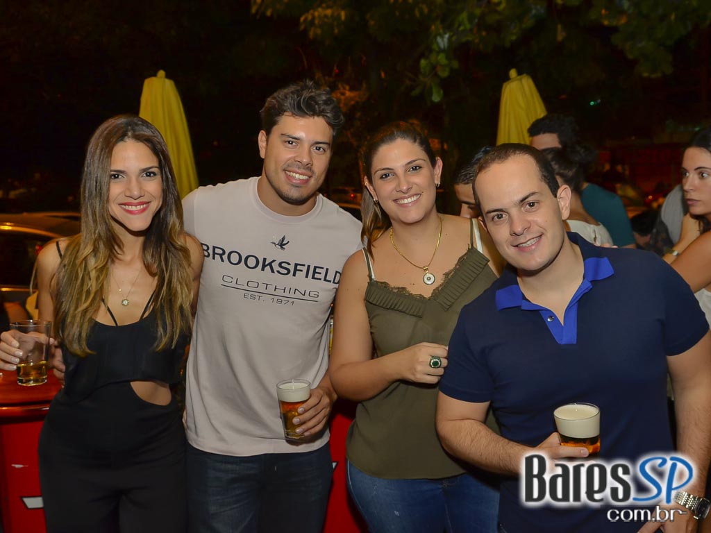 Banda In The Box comandou a noite de quinta do Gràcia Bar Banda In The Box comandou a noite de quinta do Gràcia Bar