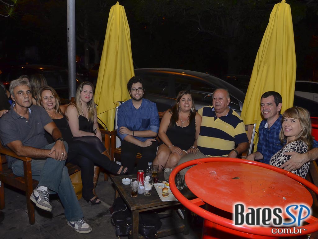 Banda In The Box comandou a noite de quinta do Gràcia Bar Banda In The Box comandou a noite de quinta do Gràcia Bar