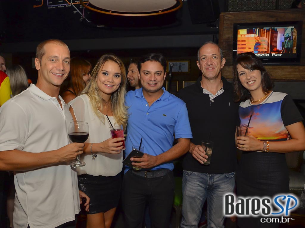 Banda In The Box comandou a noite de quinta do Gràcia Bar Banda In The Box comandou a noite de quinta do Gràcia Bar