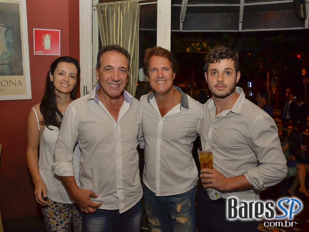 Banda In The Box comandou a noite de quinta do Gràcia Bar Banda In The Box comandou a noite de quinta do Gràcia Bar