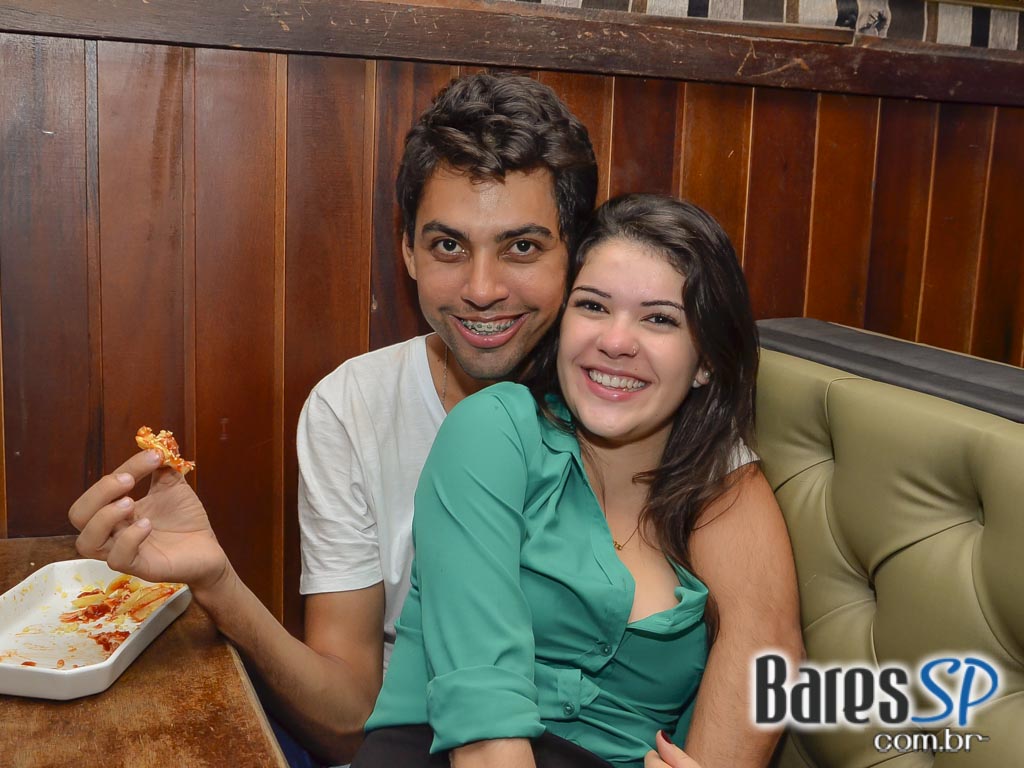 Festa Burlesca com muito rock animou a noite do Dunluce irish pub Festa Burlesca com muito rock animou a noite do Dunluce irish pub