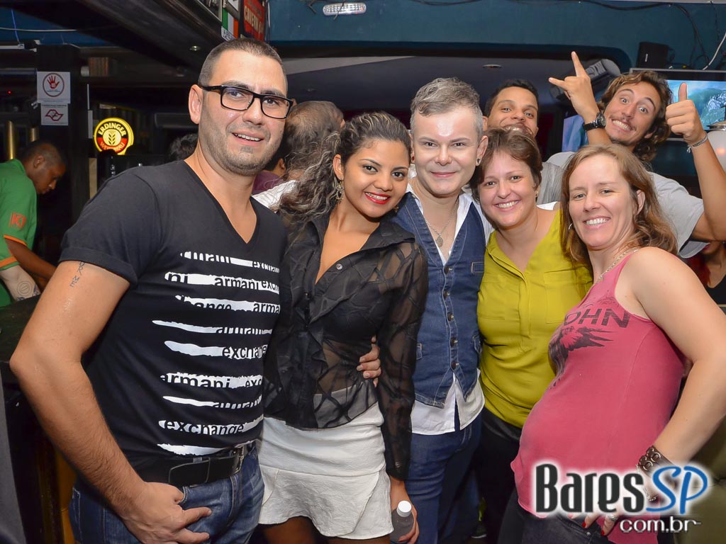 Festa Burlesca com muito rock animou a noite do Dunluce irish pub Festa Burlesca com muito rock animou a noite do Dunluce irish pub