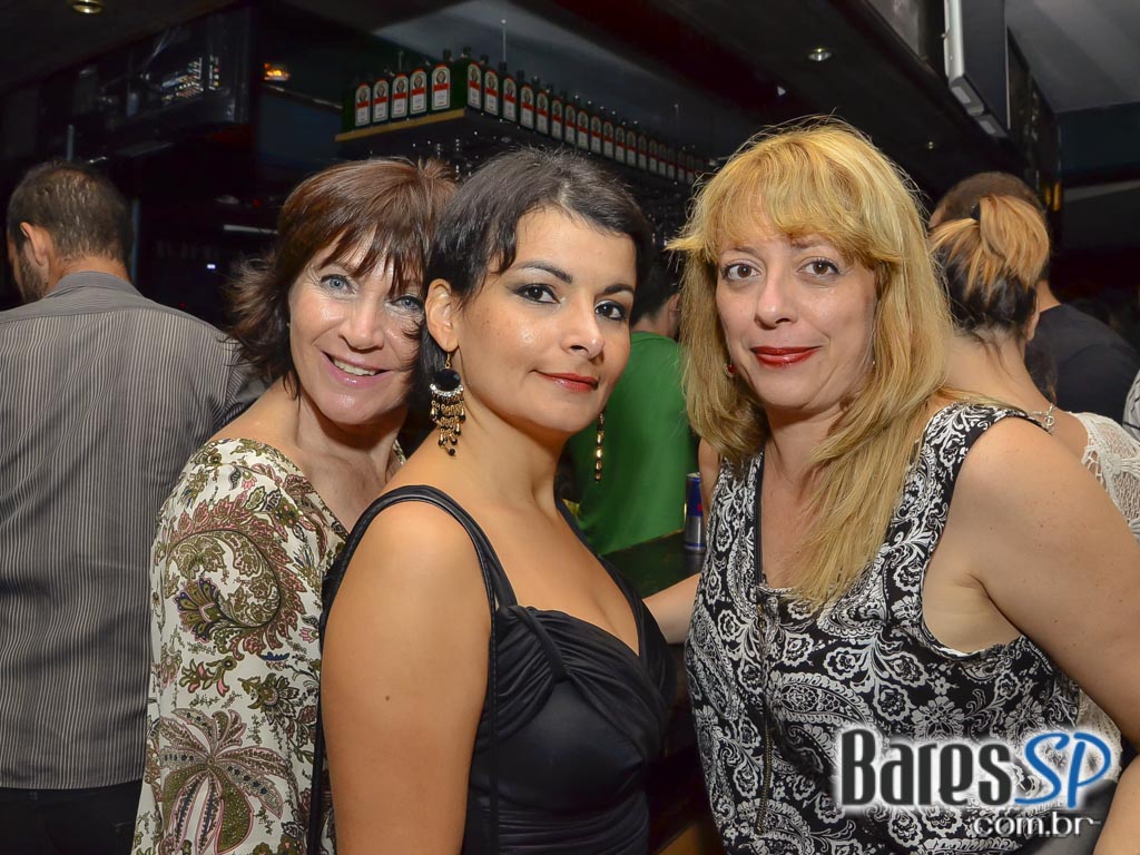 Festa Burlesca com muito rock animou a noite do Dunluce irish pub Festa Burlesca com muito rock animou a noite do Dunluce irish pub