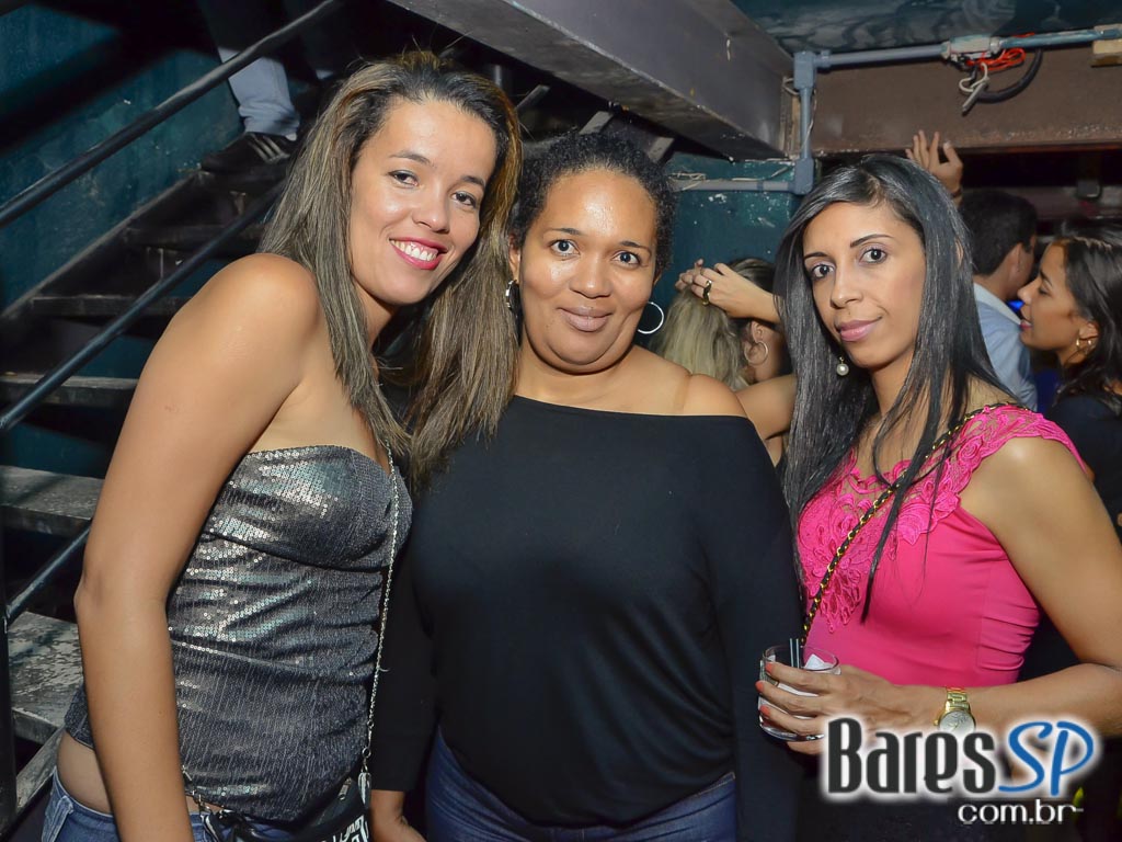 Festa Burlesca com muito rock animou a noite do Dunluce irish pub Festa Burlesca com muito rock animou a noite do Dunluce irish pub