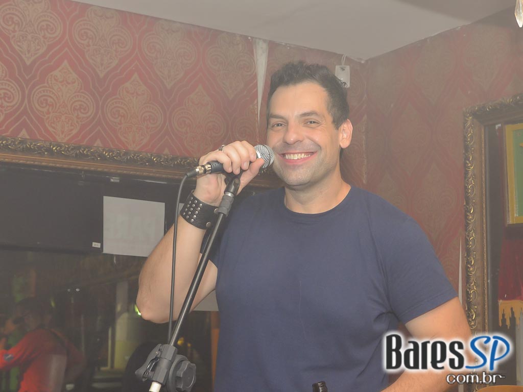 Festa Burlesca com muito rock animou a noite do Dunluce irish pub Festa Burlesca com muito rock animou a noite do Dunluce irish pub