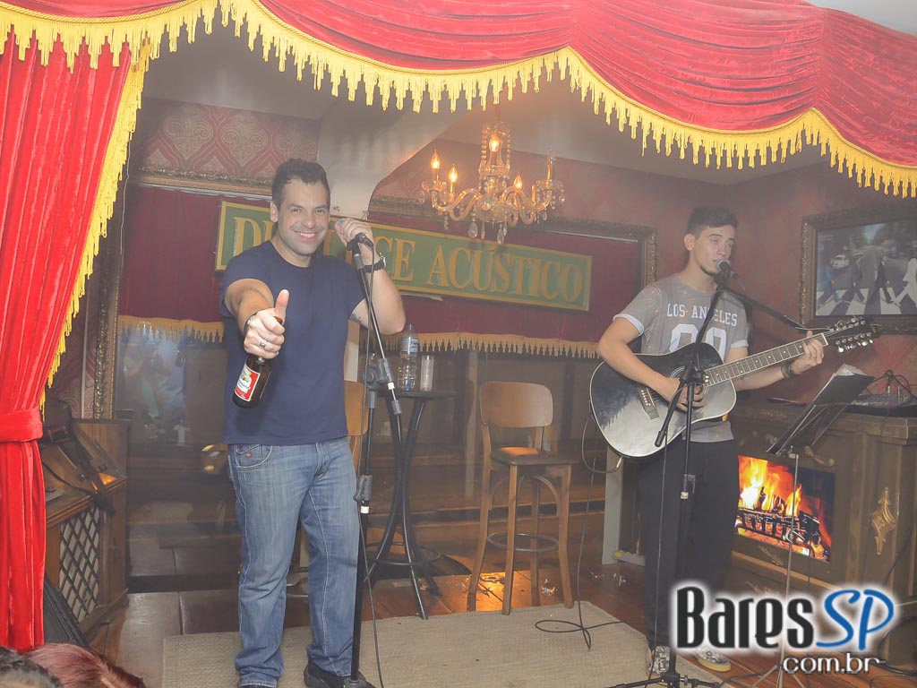 Festa Burlesca com muito rock animou a noite do Dunluce irish pub Festa Burlesca com muito rock animou a noite do Dunluce irish pub