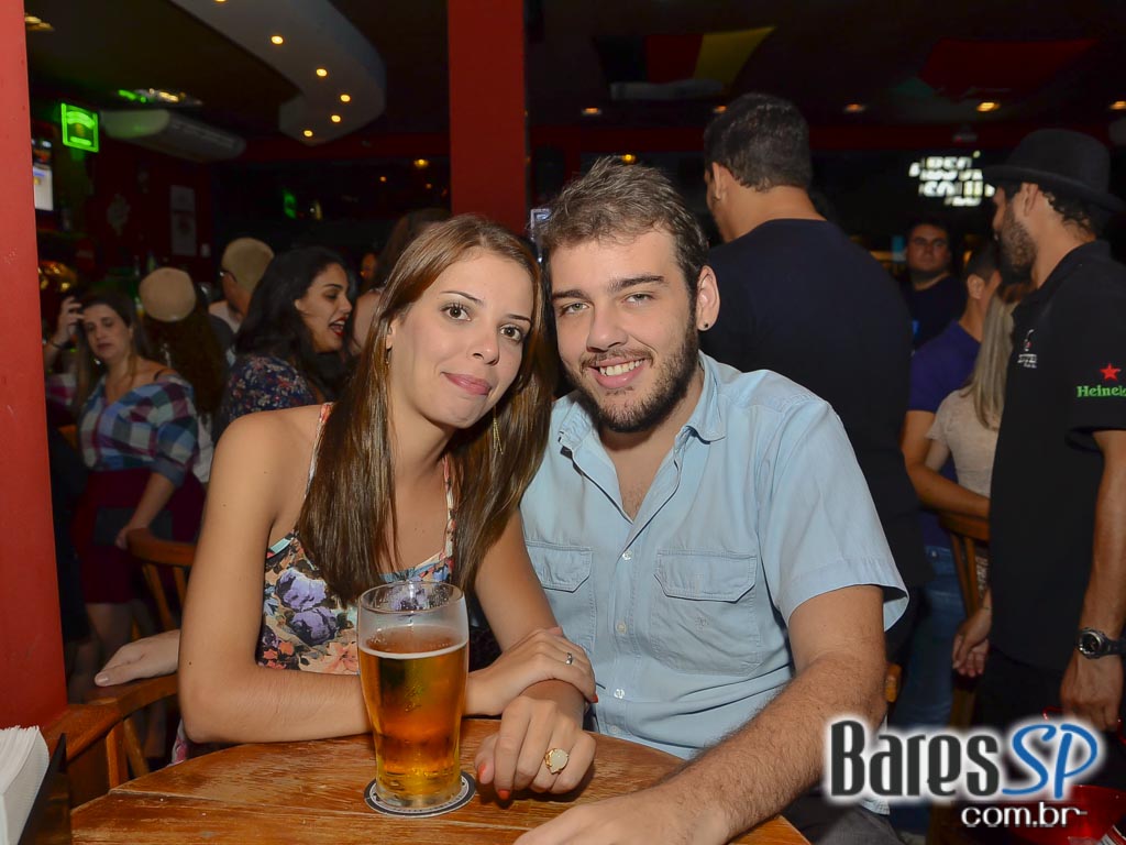 Banda Dr Clown agitou a noite de sábado no Hangover Pub Banda Dr Clown agitou a noite de sábado no Hangover Pub