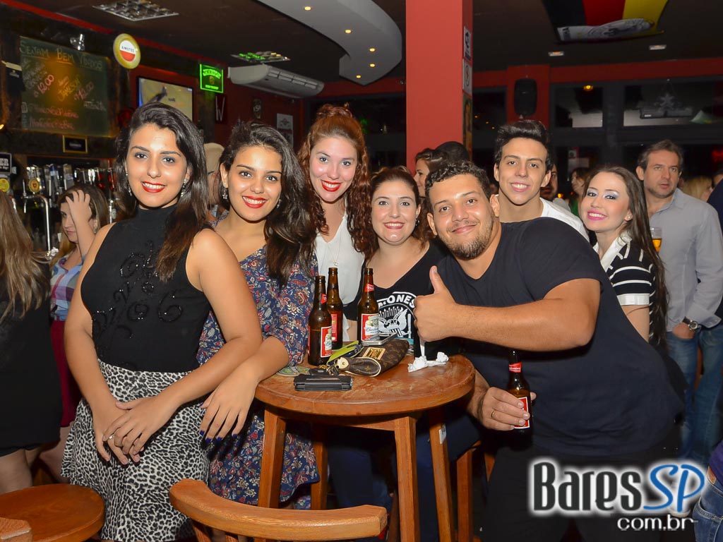 Banda Dr Clown agitou a noite de sábado no Hangover Pub Banda Dr Clown agitou a noite de sábado no Hangover Pub