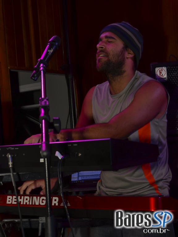 Banda Dr Clown agitou a noite de sábado no Hangover Pub Banda Dr Clown agitou a noite de sábado no Hangover Pub