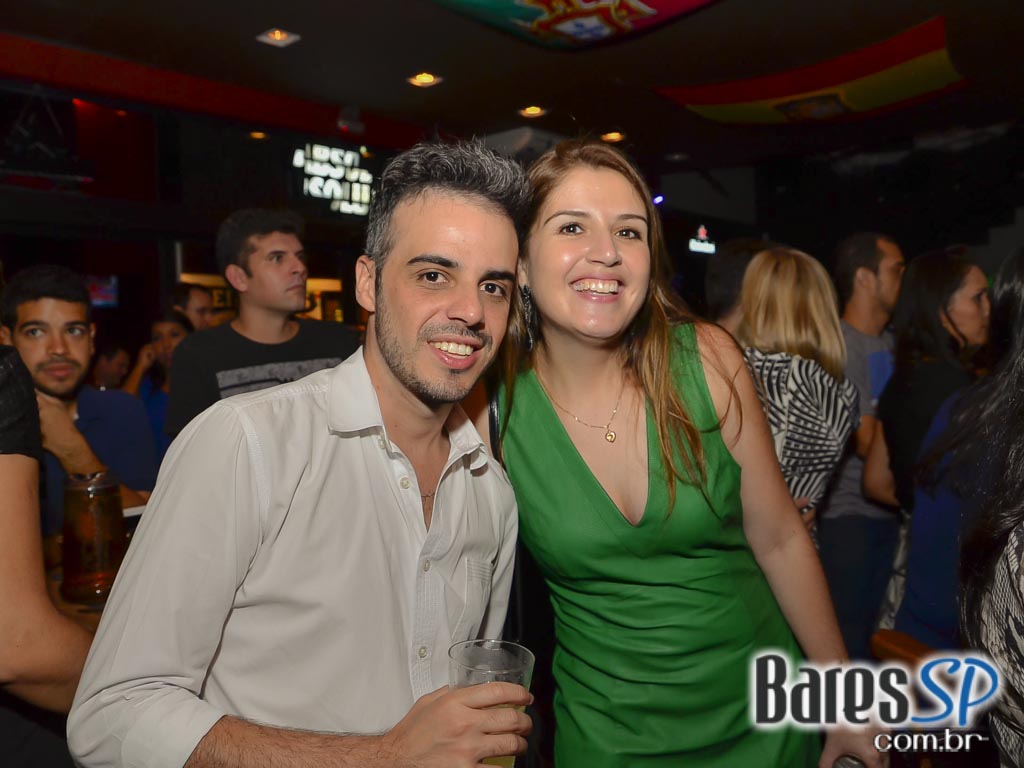 Banda Dr Clown agitou a noite de sábado no Hangover Pub Banda Dr Clown agitou a noite de sábado no Hangover Pub