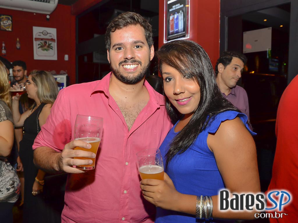 Banda Dr Clown agitou a noite de sábado no Hangover Pub Banda Dr Clown agitou a noite de sábado no Hangover Pub