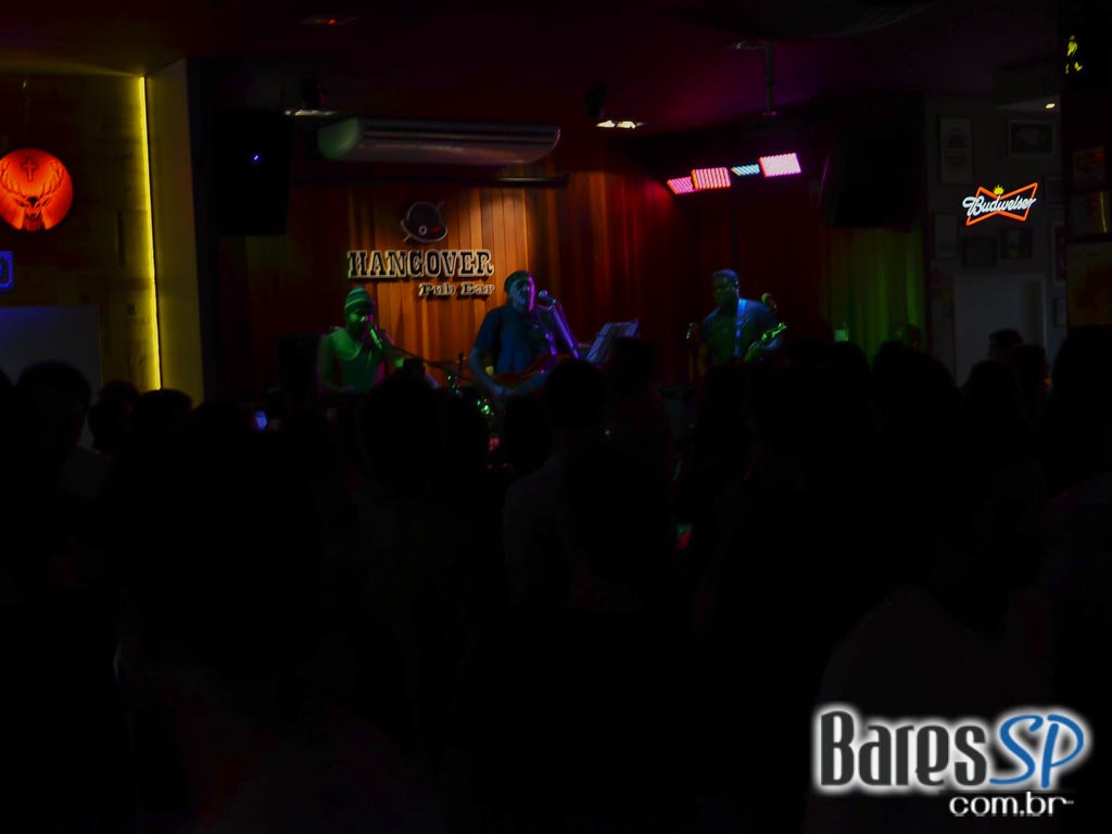 Banda Dr Clown agitou a noite de sábado no Hangover Pub Banda Dr Clown agitou a noite de sábado no Hangover Pub