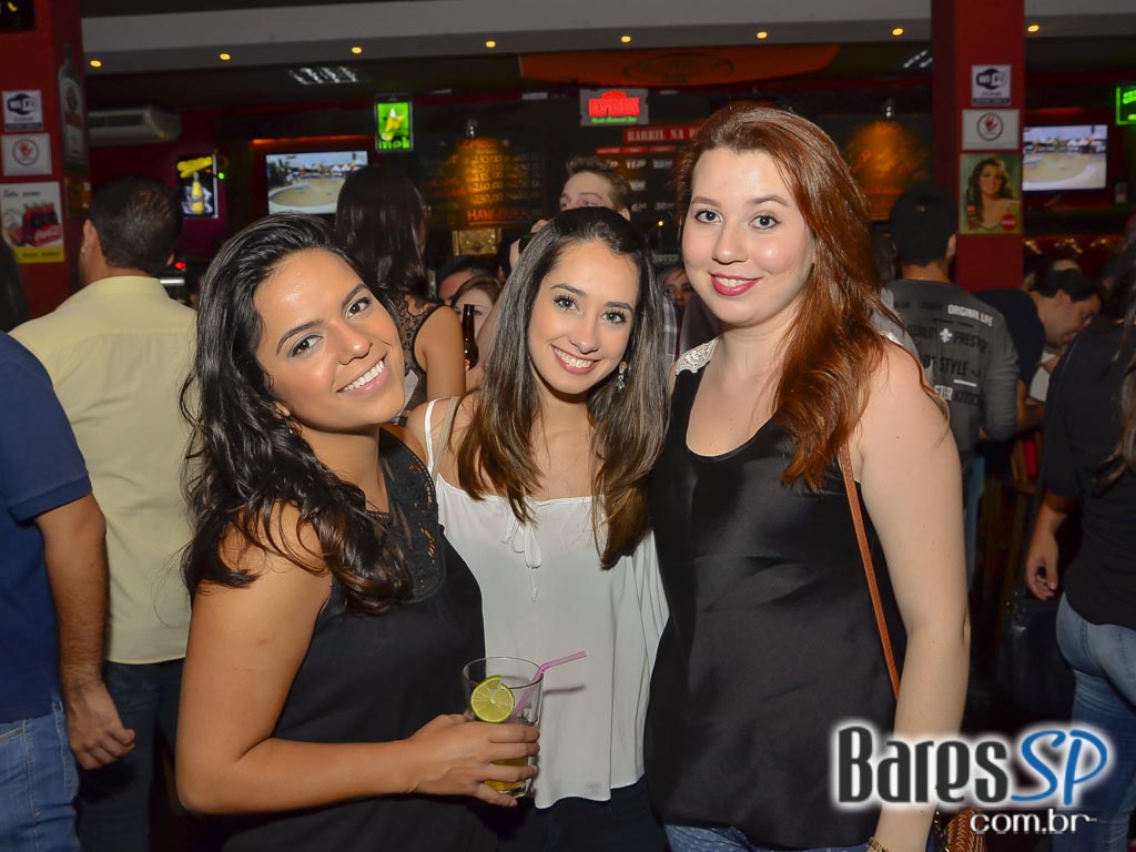 Banda Dr Clown agitou a noite de sábado no Hangover Pub Banda Dr Clown agitou a noite de sábado no Hangover Pub