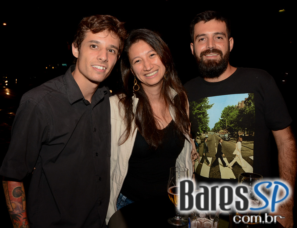 Kiss Cover se apresentou no Presley Pub e animou a noite de sexta Kiss Cover se apresentou no Presley Pub e animou a noite de sexta