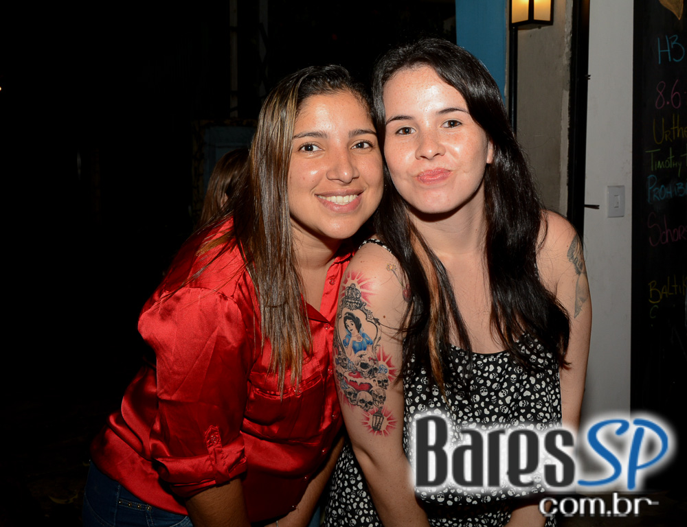 Kiss Cover se apresentou no Presley Pub e animou a noite de sexta Kiss Cover se apresentou no Presley Pub e animou a noite de sexta