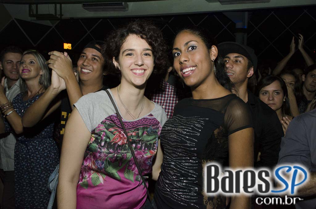 Banda Suricato se apresentou no palco do Cine Joia sábado Banda Suricato se apresentou no palco do Cine Joia sábado