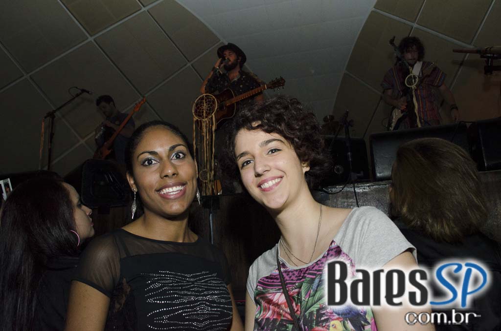 Banda Suricato se apresentou no palco do Cine Joia sábado Banda Suricato se apresentou no palco do Cine Joia sábado