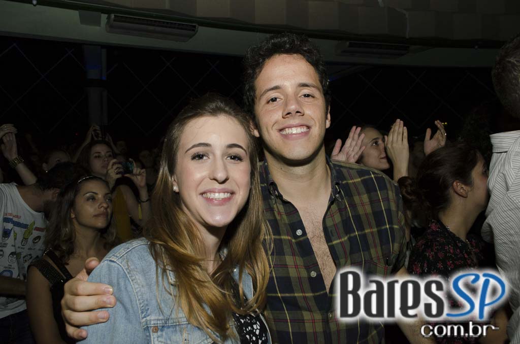 Banda Suricato se apresentou no palco do Cine Joia sábado Banda Suricato se apresentou no palco do Cine Joia sábado