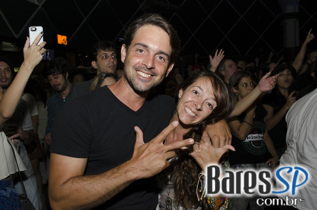 Banda Suricato se apresentou no palco do Cine Joia sábado Banda Suricato se apresentou no palco do Cine Joia sábado