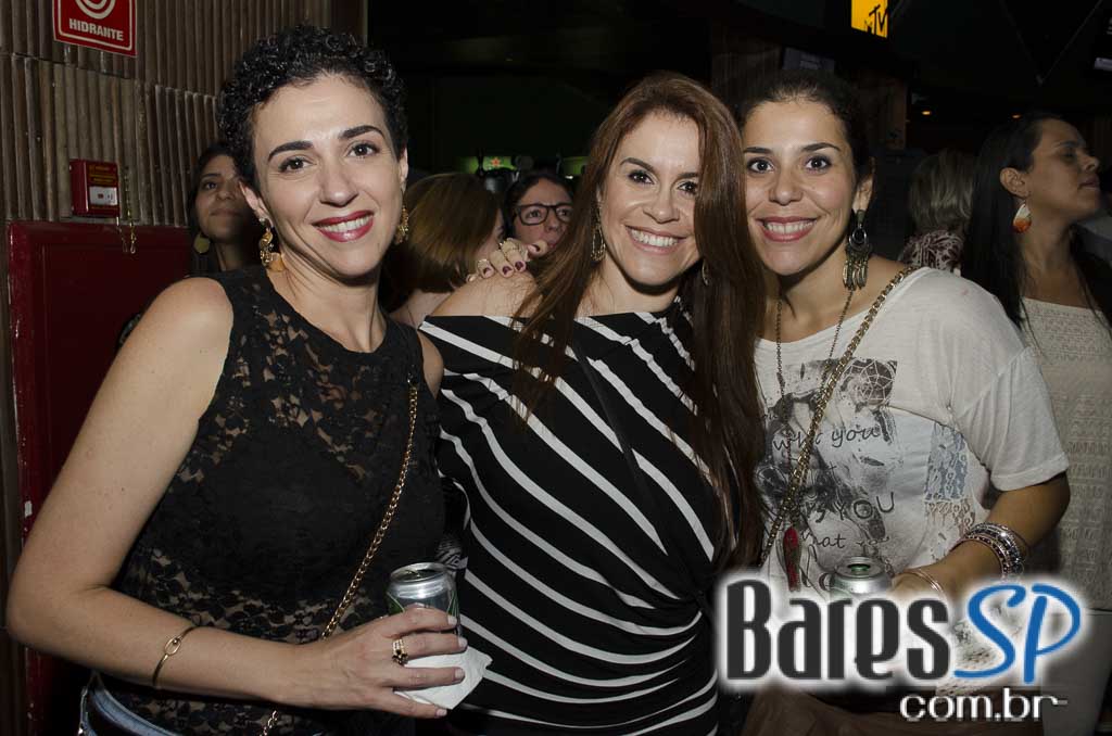 Banda Suricato se apresentou no palco do Cine Joia sábado Banda Suricato se apresentou no palco do Cine Joia sábado