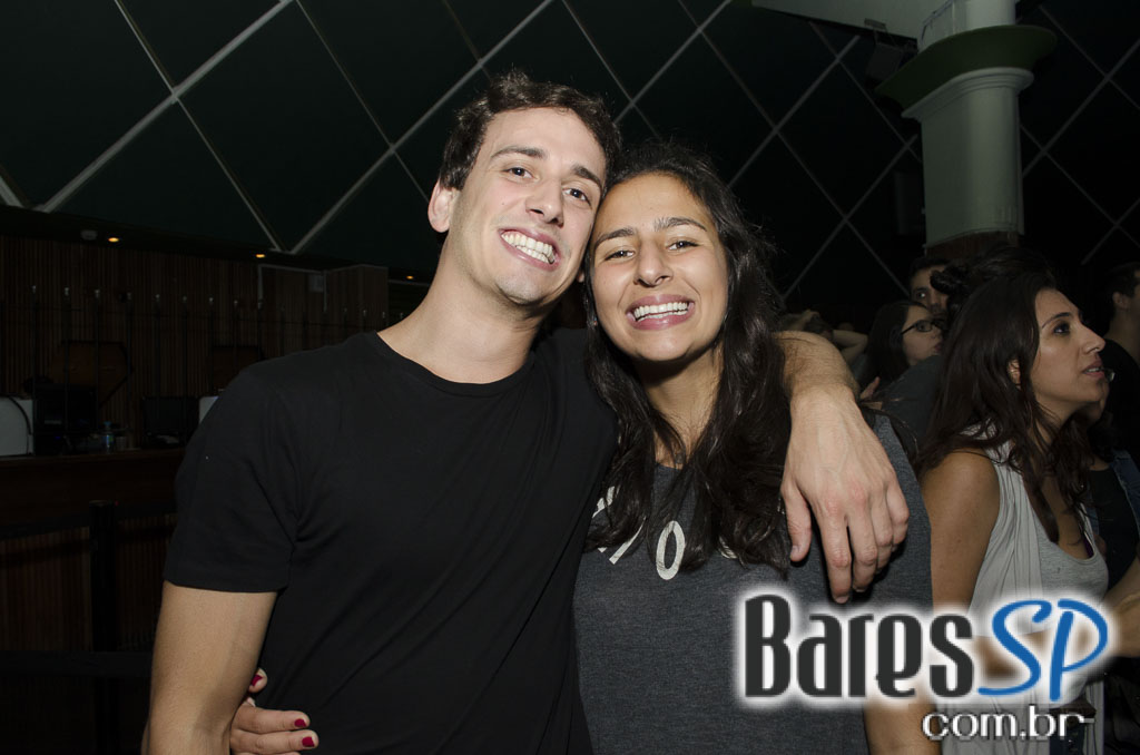 Banda Suricato se apresentou no palco do Cine Joia sábado Banda Suricato se apresentou no palco do Cine Joia sábado