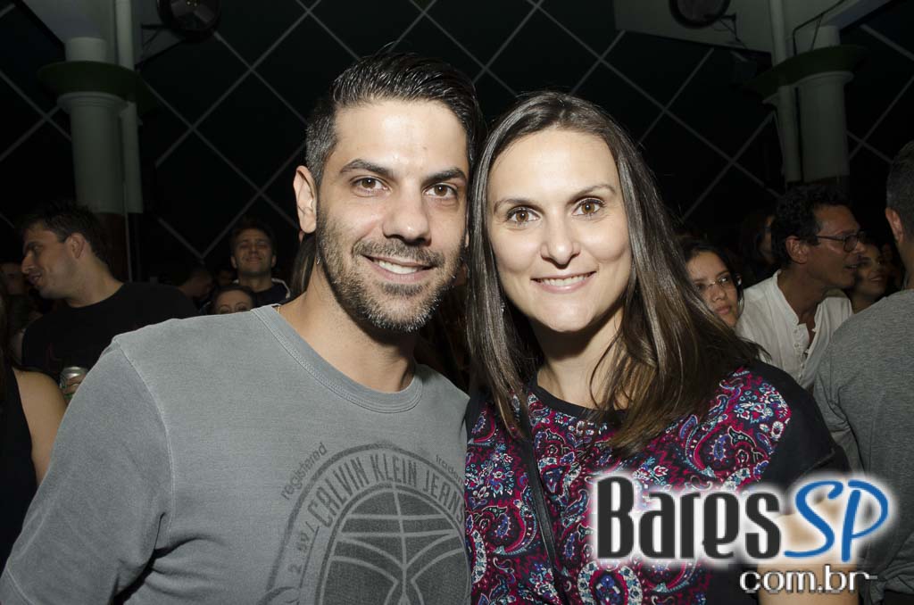 Banda Suricato se apresentou no palco do Cine Joia sábado Banda Suricato se apresentou no palco do Cine Joia sábado