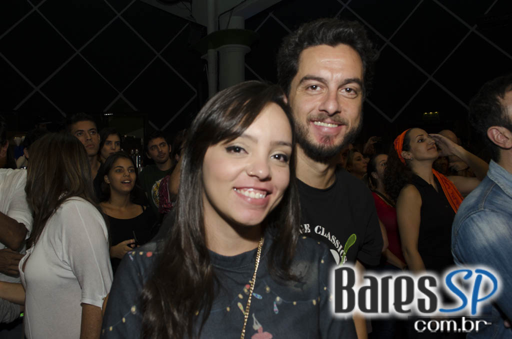 Banda Suricato se apresentou no palco do Cine Joia sábado Banda Suricato se apresentou no palco do Cine Joia sábado