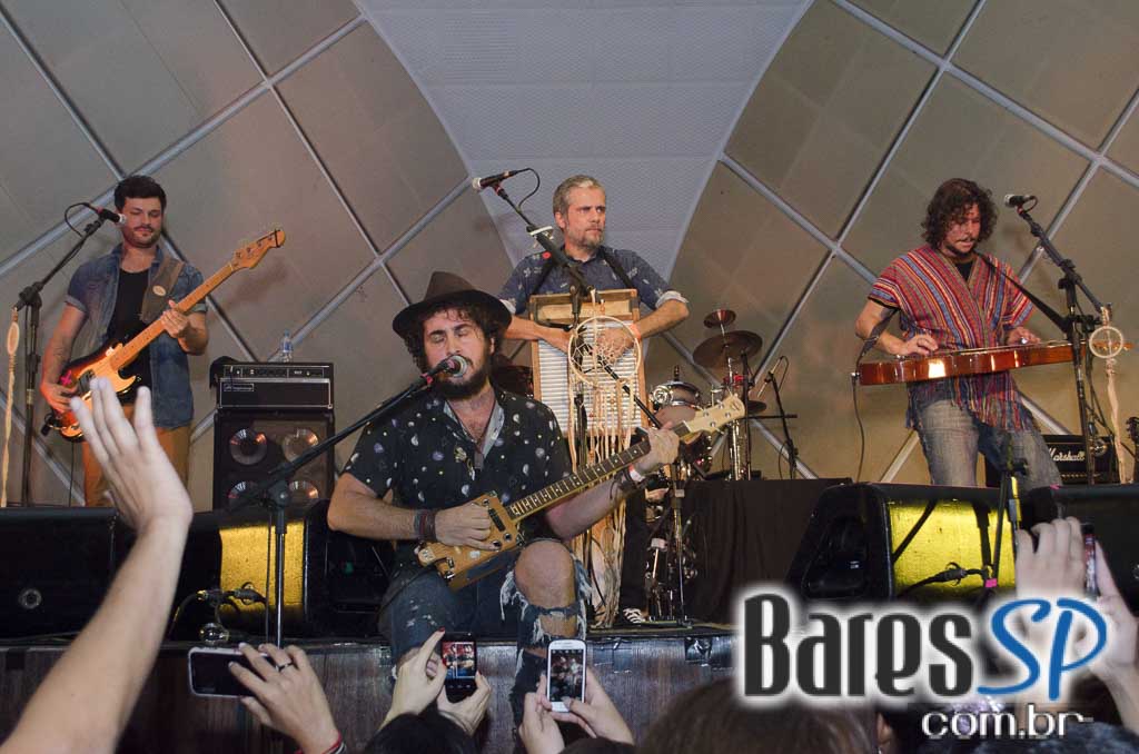 Banda Suricato se apresentou no palco do Cine Joia sábado Banda Suricato se apresentou no palco do Cine Joia sábado