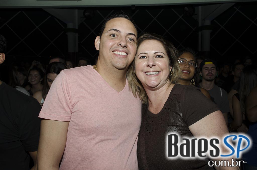 Banda Suricato se apresentou no palco do Cine Joia sábado Banda Suricato se apresentou no palco do Cine Joia sábado