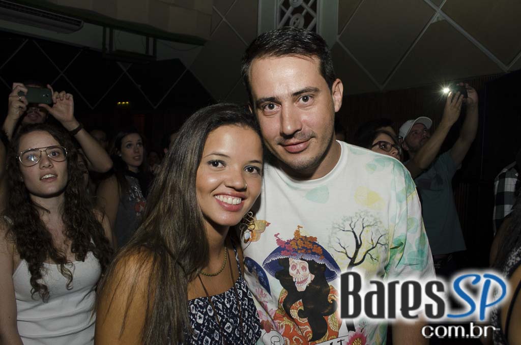 Banda Suricato se apresentou no palco do Cine Joia sábado Banda Suricato se apresentou no palco do Cine Joia sábado