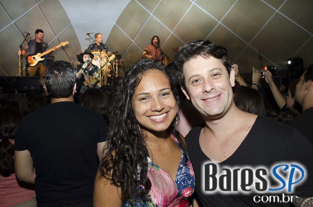 Banda Suricato se apresentou no palco do Cine Joia sábado Banda Suricato se apresentou no palco do Cine Joia sábado