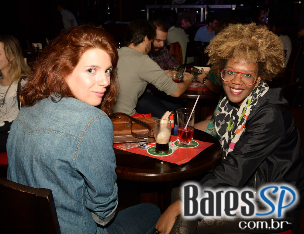 Bandas Monteventura e The Gramophones comandaram a noite com o melhor do rock brasileiro no Gillans Inn Bandas Monteventura e The Gramophones comandaram a noite com o melhor do rock brasileiro no Gillans Inn