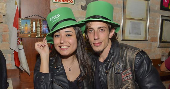 Happy Hour com diversidade de cervejas e petiscos no Deep Bar 611