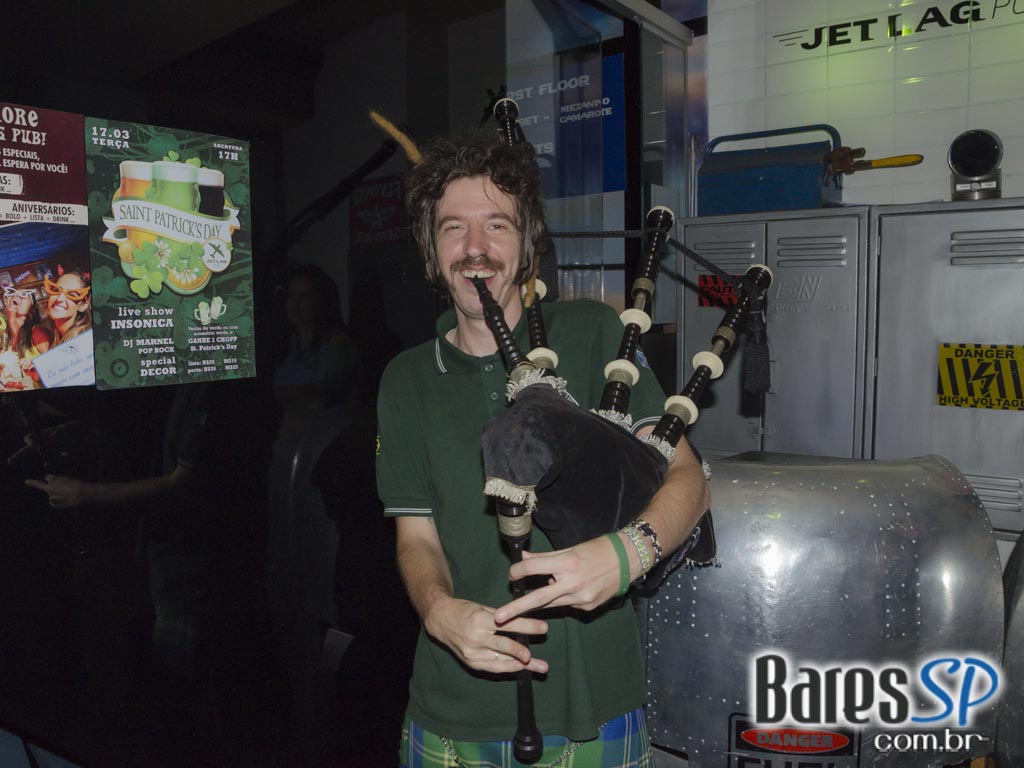 Banda Cowbell se apresentou ao vivo no Jet Lag Pub neste sábado Banda Cowbell se apresentou ao vivo no Jet Lag Pub neste sábado