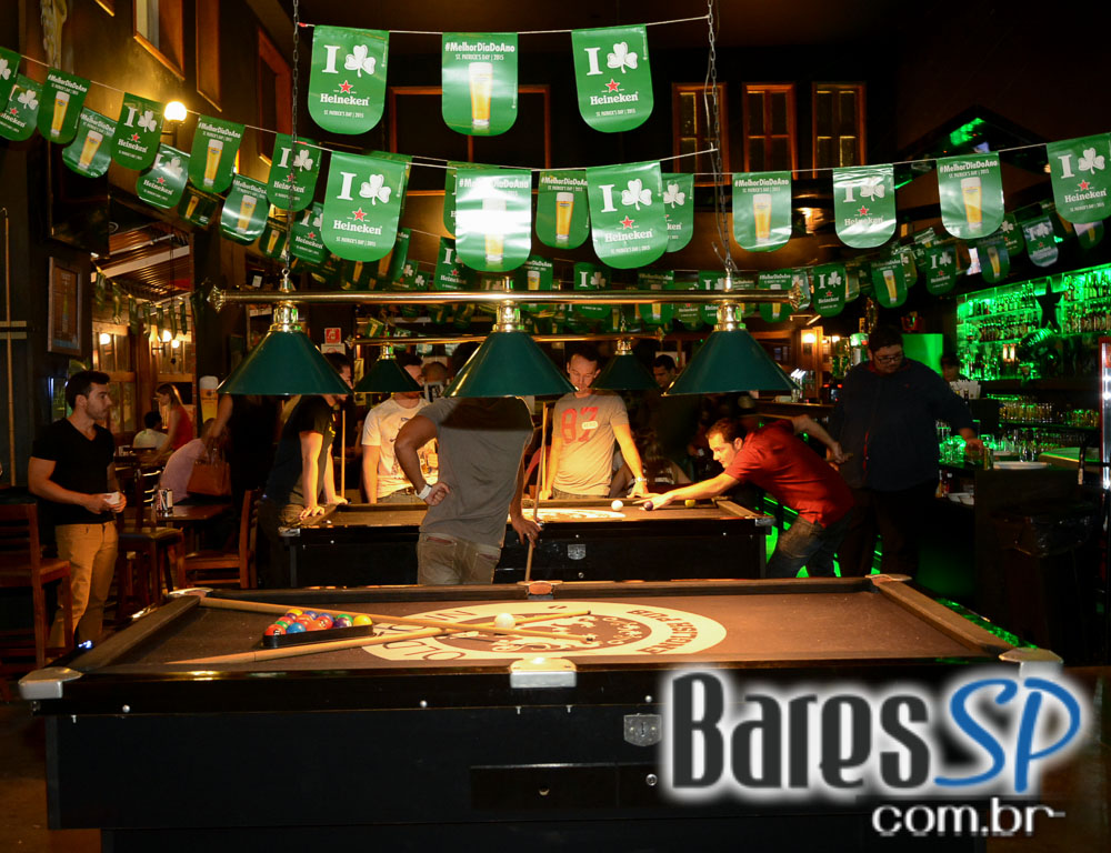 Cantor Tiago tocou muito Rock'n Roll e animou a sexta no Old Town Cantor Tiago tocou muito Rock'n Roll e animou a sexta no Old Town