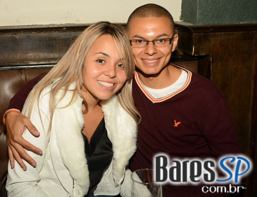 Os agitos da banda Onze 10 no palco do St. John's Irish Pub Os agitos da banda Onze 10 no palco do St. John's Irish Pub