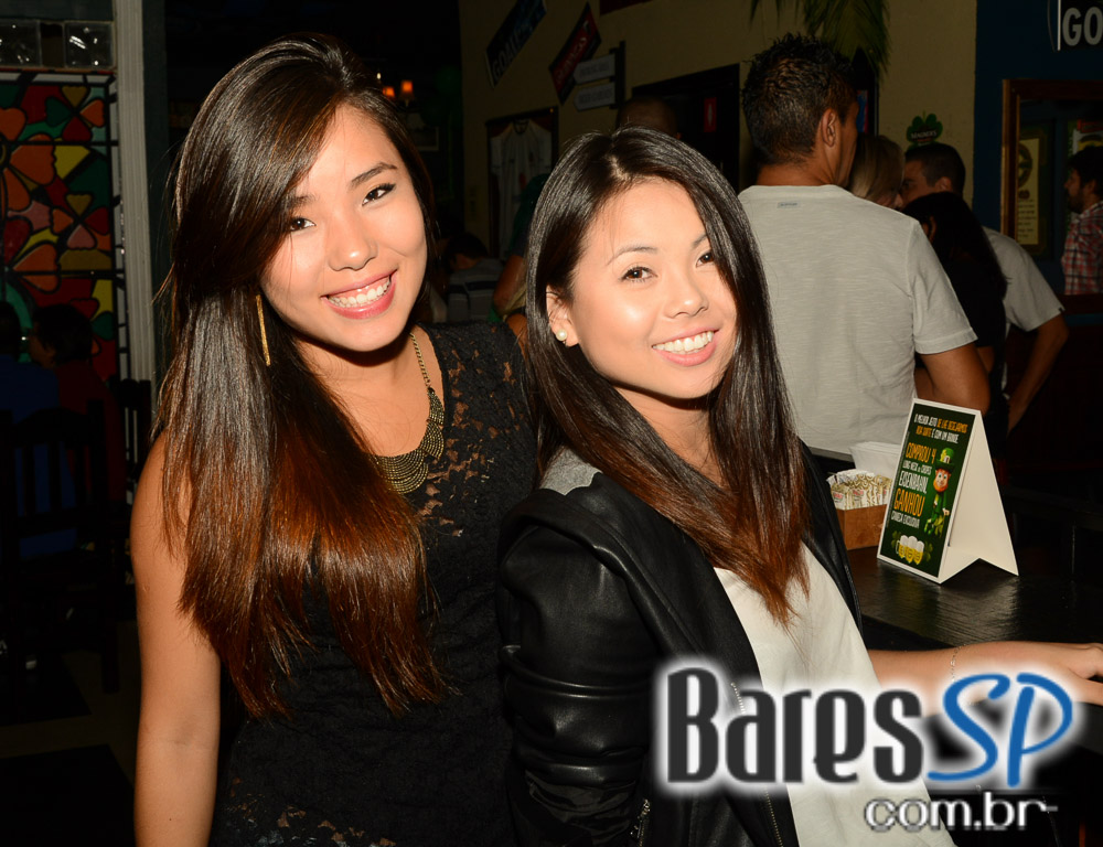 Os agitos da banda Onze 10 no palco do St. John's Irish Pub Os agitos da banda Onze 10 no palco do St. John's Irish Pub