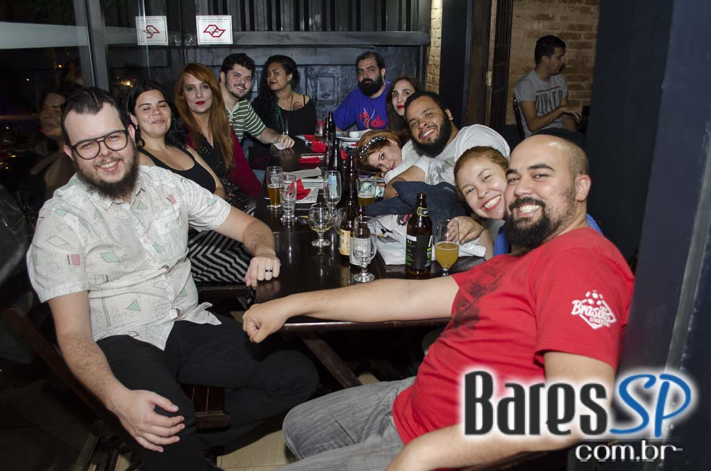 De Bruer ofereceu diversas opções de cervejas e petiscos no happy hour De Bruer ofereceu diversas opções de cervejas e petiscos no happy hour