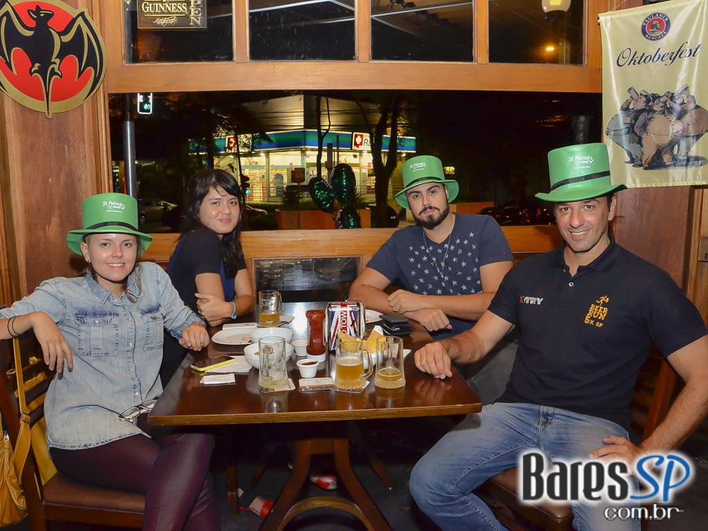 Happy Hour com Double Chope Sol e muitos petiscos no Old Town Pub Happy Hour com Double Chope Sol e muitos petiscos no Old Town Pub