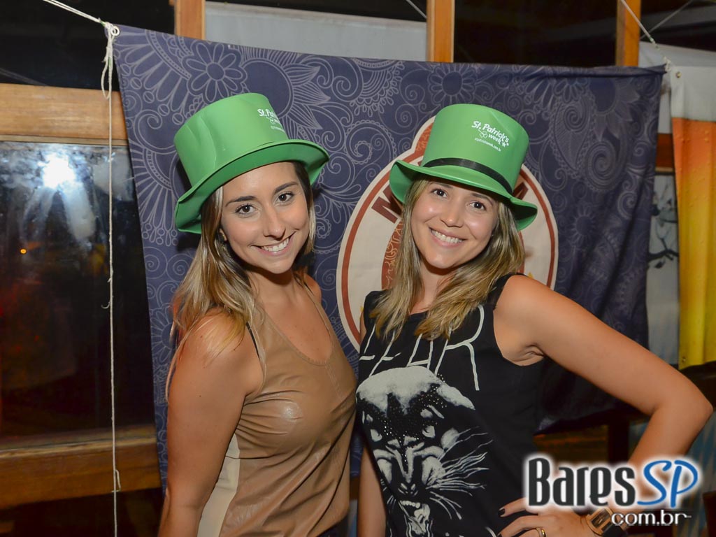 Happy Hour com Double Chope Sol e muitos petiscos no Old Town Pub Happy Hour com Double Chope Sol e muitos petiscos no Old Town Pub