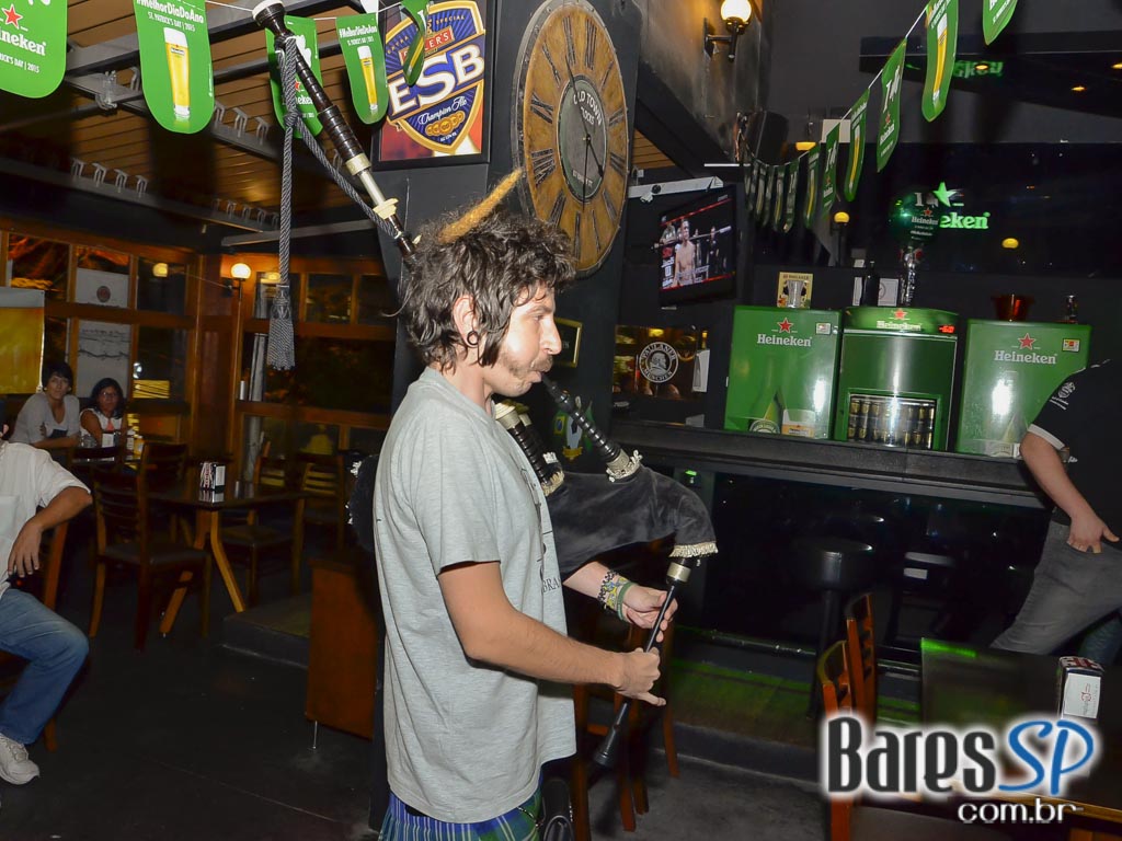 Happy Hour com Double Chope Sol e muitos petiscos no Old Town Pub Happy Hour com Double Chope Sol e muitos petiscos no Old Town Pub