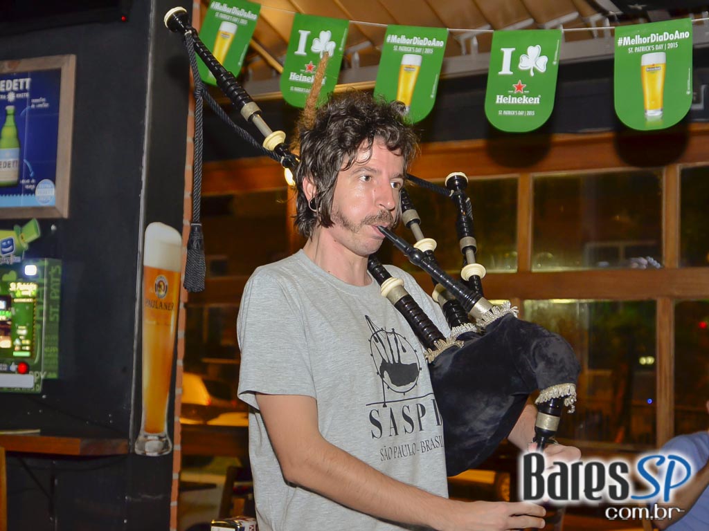 Happy Hour com Double Chope Sol e muitos petiscos no Old Town Pub Happy Hour com Double Chope Sol e muitos petiscos no Old Town Pub