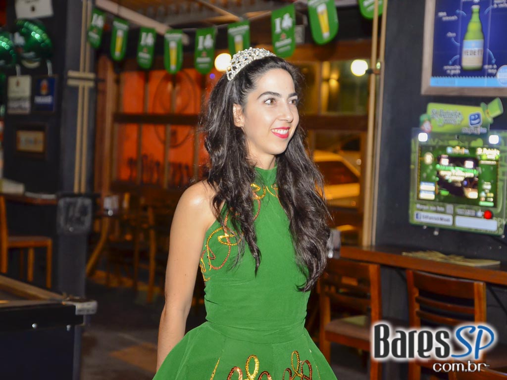 Happy Hour com Double Chope Sol e muitos petiscos no Old Town Pub Happy Hour com Double Chope Sol e muitos petiscos no Old Town Pub