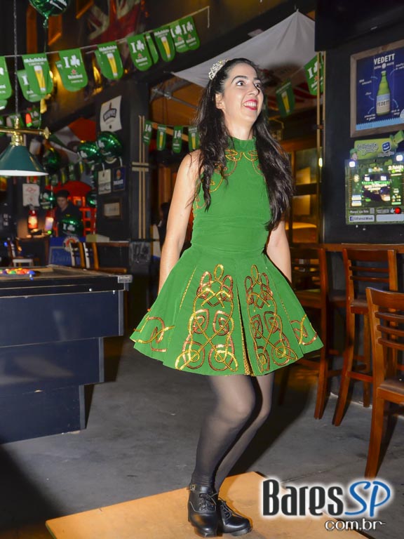 Happy Hour com Double Chope Sol e muitos petiscos no Old Town Pub Happy Hour com Double Chope Sol e muitos petiscos no Old Town Pub